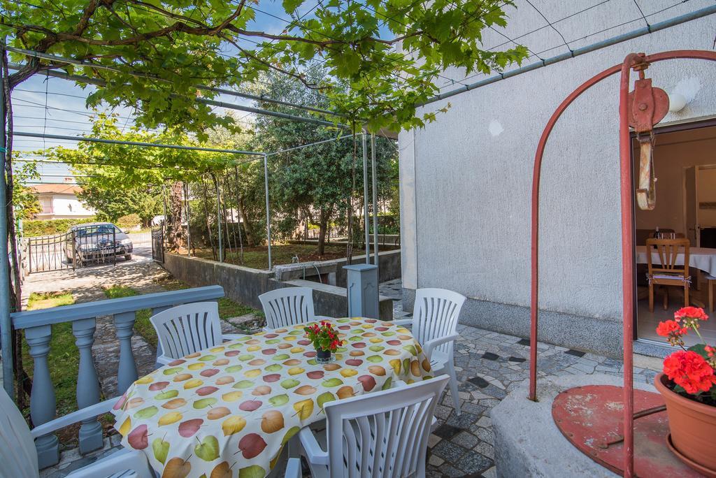 Apartment Ana 1 Malinska Exterior photo